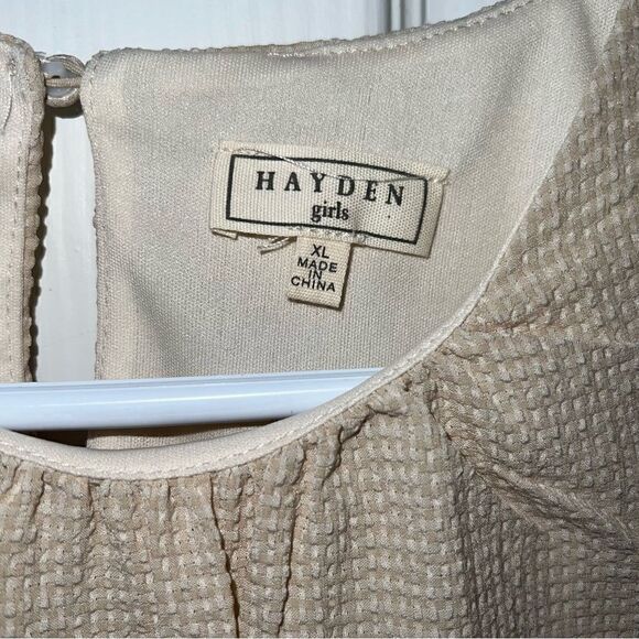 Hayden Girls Seersucker Puff Sleeve Top in  beige w keyhole closure sz XL - Picture 6 of 12